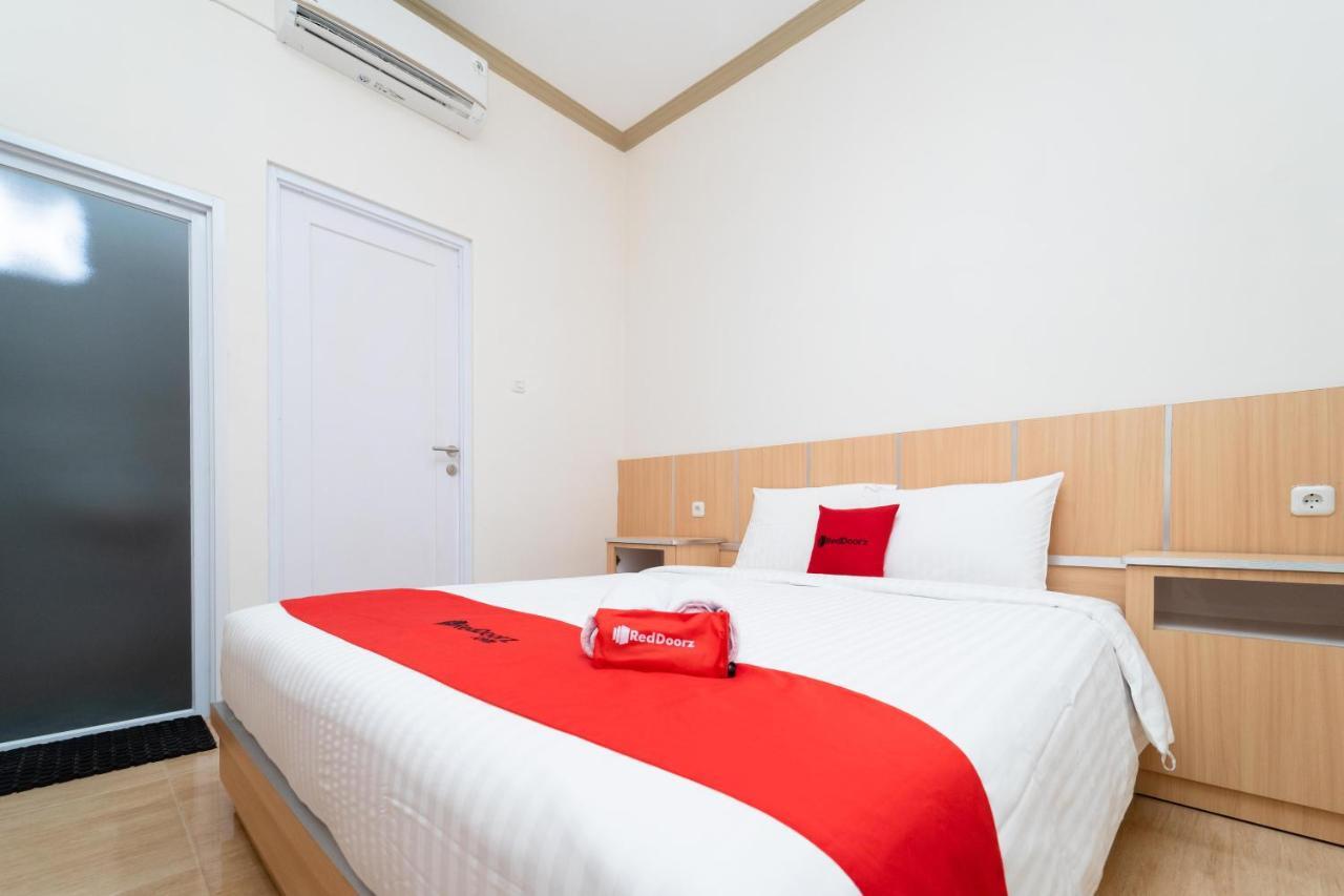 Reddoorz Near Griya Agung Palembang Hotell Talang Kelapa Eksteriør bilde